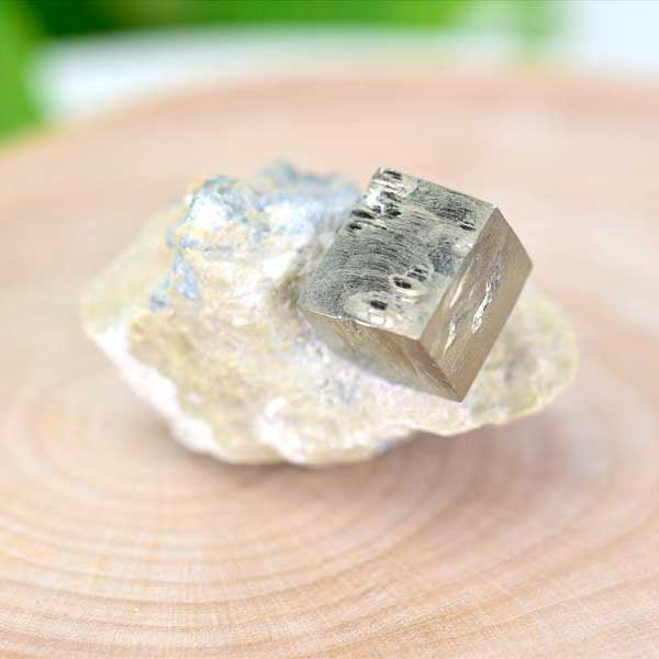 スペイン産　パイライト　キュービックパイライト　原石　鉱物　黄鉄鉱　 Navajun　Pyrite　天然石　パワーストーン