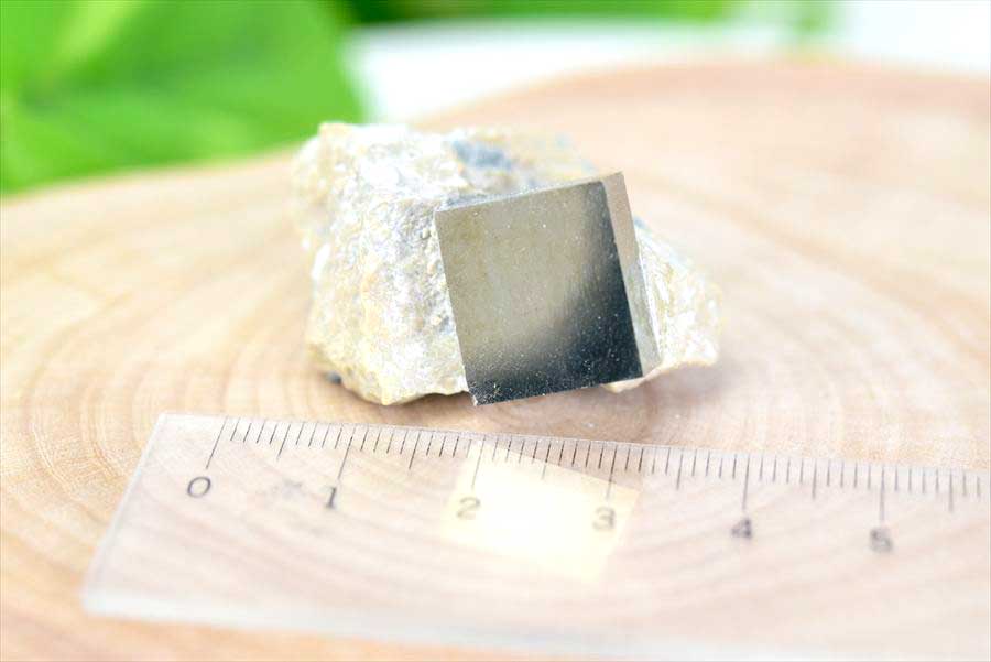 スペイン産　パイライト　キュービックパイライト　原石　鉱物　黄鉄鉱　 Navajun　Pyrite　天然石　パワーストーン