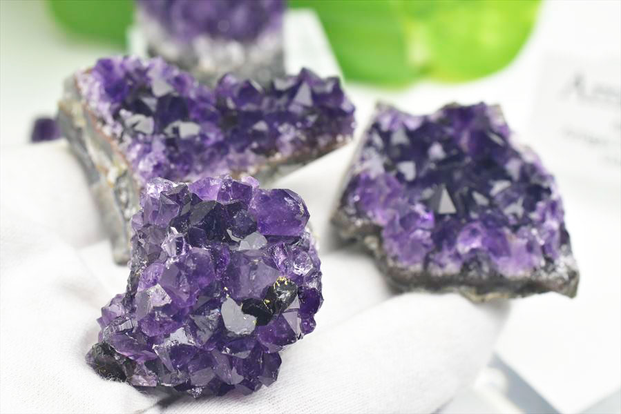 アメジスト　紫水晶　アメジストクラスター　原石　ウルグアイ産　インテリア　浄化　置物　結晶　天然石　パワーストーン