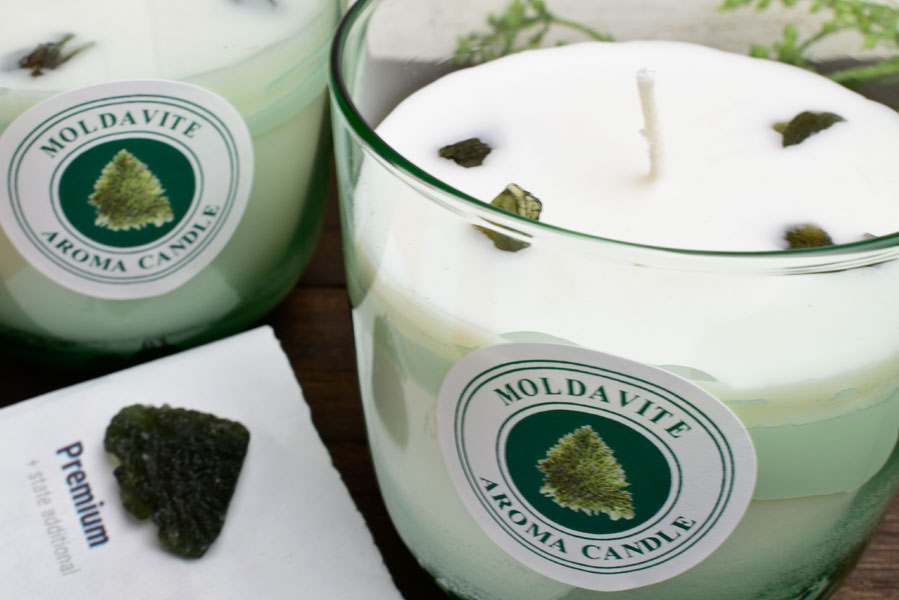 モルダバイト　原石入り　アロマキャンドル　moldavite aroma candle　瞑想　リラックス　プレゼント　贈り物　パワーストーン　インテリア