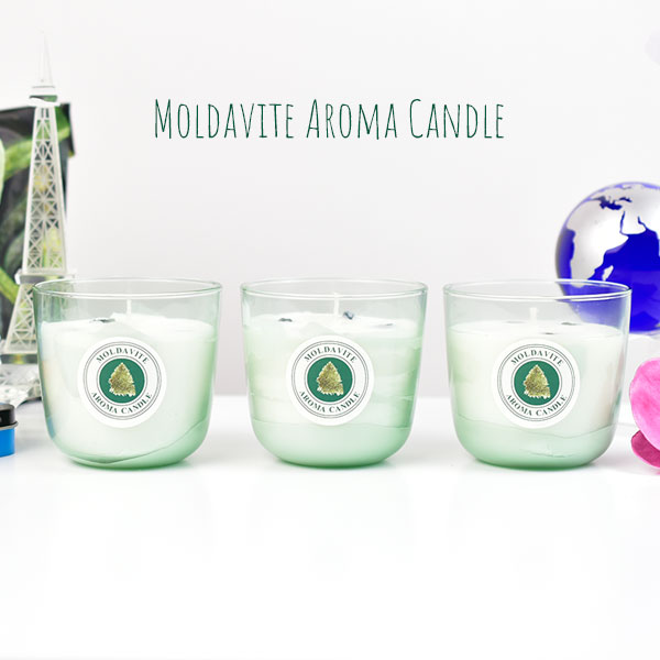 モルダバイト　原石入り　アロマキャンドル　moldavite aroma candle　瞑想　リラックス　プレゼント　贈り物　パワーストーン　インテリア