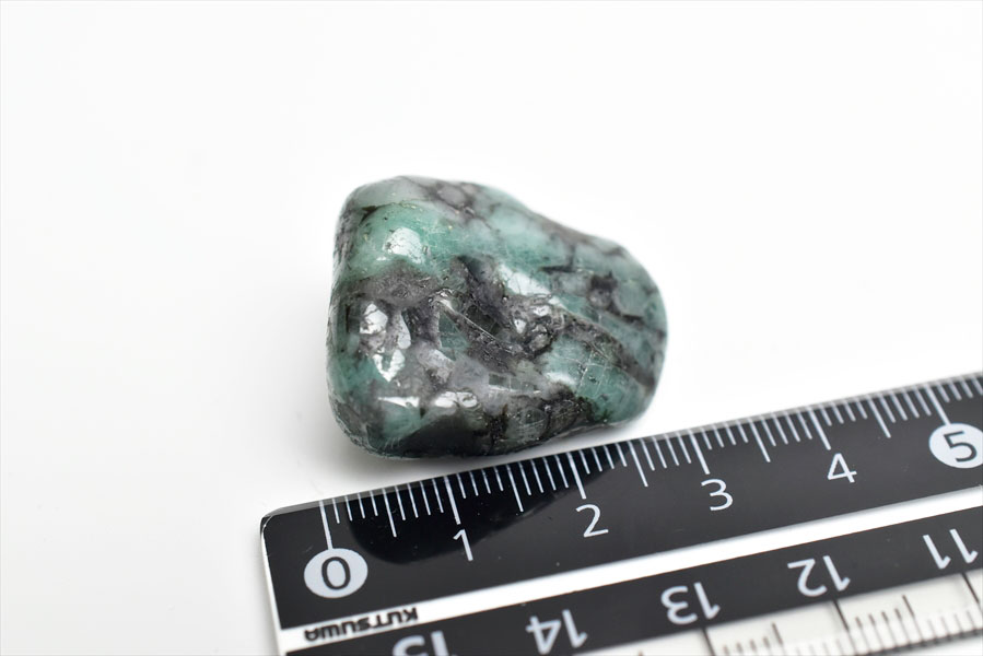 エメラルド　タンブル　磨き石　5月の誕生石　emerald　翠玉　原石　天然石　パワーストーン
