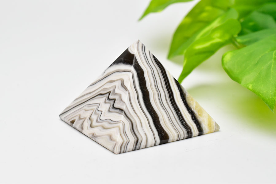 ゼブラオニキス　ピラミッド　置物　メキシコ産　zebraonyx pｙramid　天然石　パワーストーン